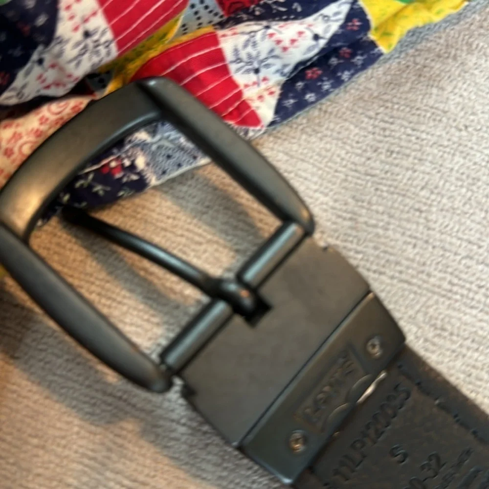 Levis Men's Leather Reversible Black & Brown Belt